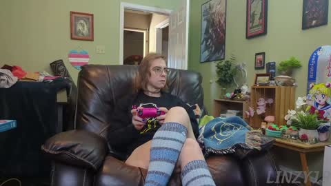 Linzy19 online show from 01-21-25, 06:23