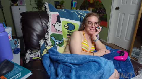 Linzy19 online show from 02-02-25, 03:21