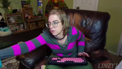 Linzy19 online show from 02-14-25, 03:43