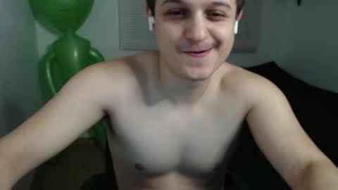 Snapshot of lioncluess chatting on 05-17-26, 08:38 Lion Cluess online show from 05-17-26, 08:38