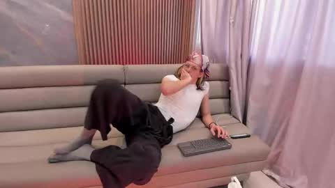 Lior evan online show from 11-14-25, 11:42