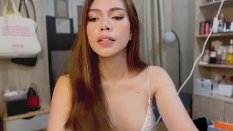 Snapshot of lioraeofophirxx chatting on 03-04-26, 06:25 Liora of Ophir online show from 03-04-26, 06:25