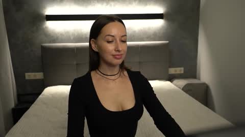 Katrine in black Lisa in  online show from 12-22-24, 09:22