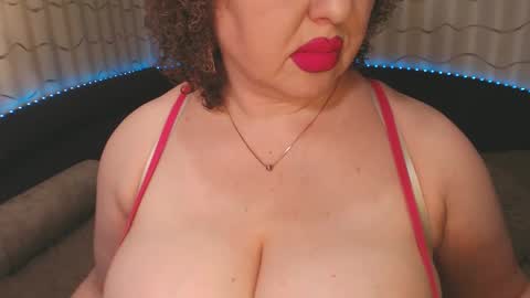 Snapshot of lipsaddiction chatting on 01-05-25, 02:19 LIpsAddiction online show from 01-05-25, 02:19