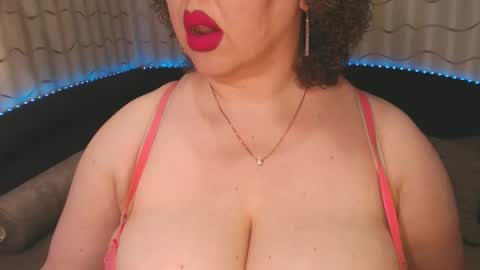 Snapshot of lipsaddiction chatting on 02-12-25, 03:49 LIpsAddiction online show from 02-12-25, 03:49