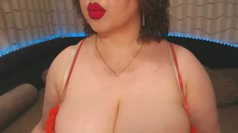 Snapshot of lipsaddiction chatting on 02-26-25, 02:14 LIpsAddiction online show from 02-26-25, 02:14