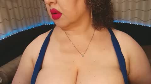 Snapshot of lipsaddiction chatting on 09-13-25, 01:00 LIpsAddiction online show from 09-13-25, 01:00