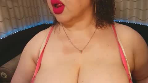 Snapshot of lipsaddiction chatting on 09-16-25, 12:39 LIpsAddiction online show from 09-16-25, 12:39