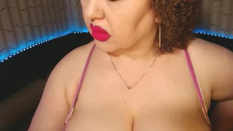 Snapshot of lipsaddiction chatting on 11-12-25, 03:34 LIpsAddiction online show from 11-12-25, 03:34