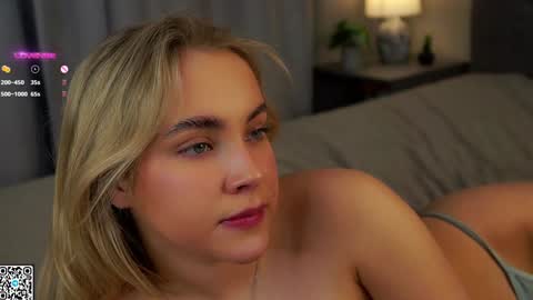 Snapshot of lipswithsmileonthem chatting on 01-25-25, 06:12 Amelia online show from 01-25-25, 06:12