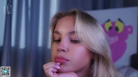 Snapshot of lipswithsmileonthem chatting on 09-28-25, 01:11 Amelia online show from 09-28-25, 01:11