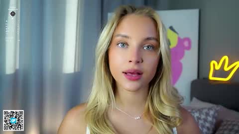 Snapshot of lipswithsmileonthem chatting on 10-02-25, 01:12 Amelia online show from 10-02-25, 01:12