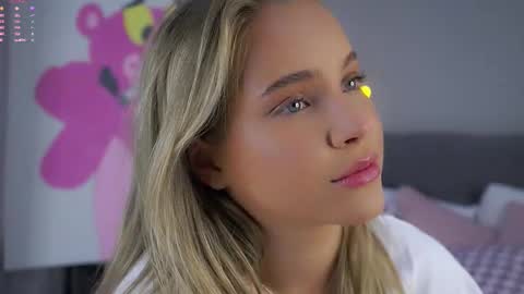 Amelia online show from 12-04-25, 01:15