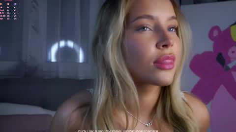 Amelia online show from 12-19-25, 01:12