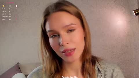 Lina online show from 12-19-25, 01:12