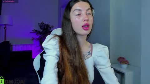 Lira revery online show from 11-18-25, 01:00