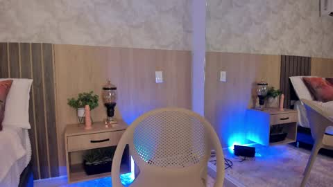 Snapshot of liriasweetie chatting on 05-12-26, 11:29 liria online show from 05-12-26, 11:29