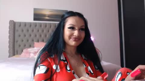 Lisa online show from 11-30-25, 08:35