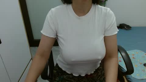 Snapshot of lisa_1011 chatting on 07-11-26, 10:11 lisa_1011 online show from 07-11-26, 10:11