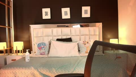 Lisa online show from 01-31-25, 07:40