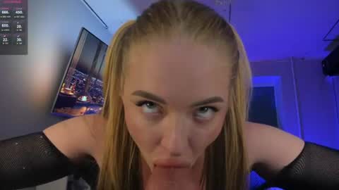 Snapshot of lisa_flirty chatting on 07-21-26, 10:01 Lisa online show from 07-21-26, 10:01