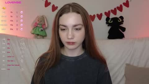 Snapshot of lisa_lit chatting on 02-27-25, 08:50 Lisa and Katerina online show from 02-27-25, 08:50