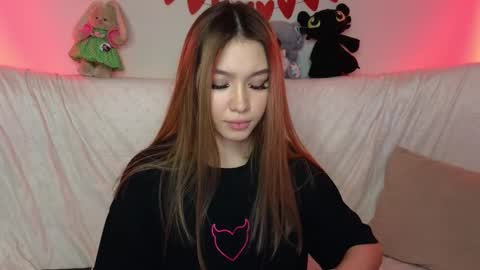 Snapshot of lisa_lit chatting on 02-27-25, 02:54 Lisa and Katerina online show from 02-27-25, 02:54