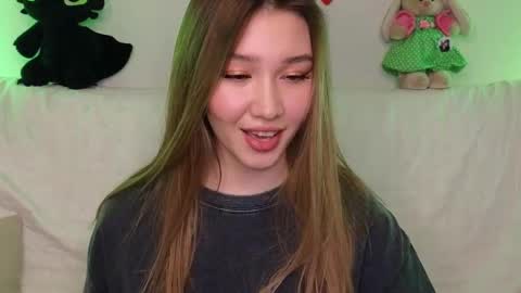 Snapshot of lisa_lit chatting on 03-04-25, 01:06 Lisa and Katerina online show from 03-04-25, 01:06