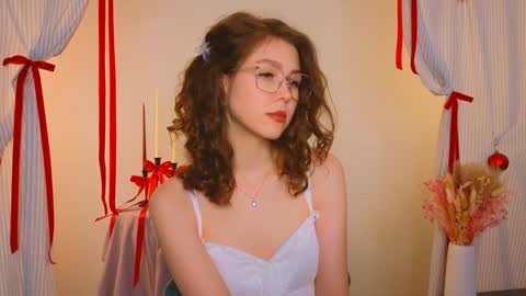  Lisa  online show from 12-20-24, 01:47