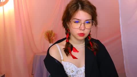  Lisa  online show from 02-15-25, 11:17