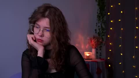  Lisa  online show from 09-25-25, 06:55