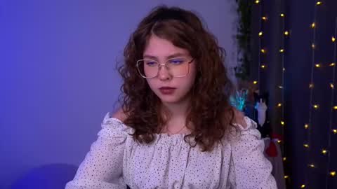  Lisa  online show from 11-11-25, 07:47