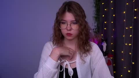  Lisa  online show from 11-28-25, 08:22