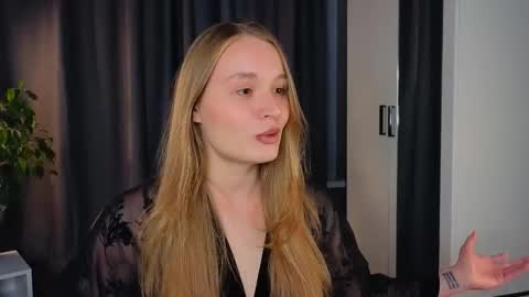 Elisabeth or Lisa online show from 09-17-25, 08:21