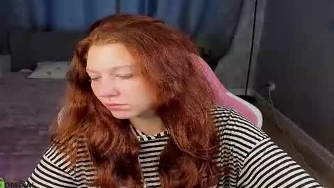 Snapshot of lisaaxfox chatting on 08-03-26, 01:15 LisaFox online show from 08-03-26, 01:15