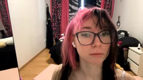 Aileen online show from 04-24-26, 06:16