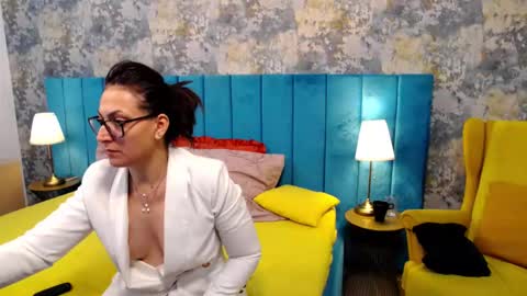 Snapshot of lisacroft chatting on 10-02-25, 08:54 lisacroft online show from 10-02-25, 08:54