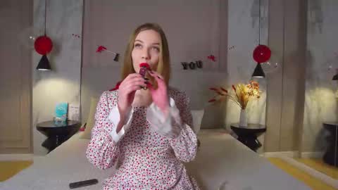 Lisa online show from 02-15-26, 07:51