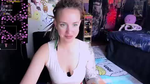 Snapshot of lisafoxy_y chatting on 06-16-26, 06:38 Lisa online show from 06-16-26, 06:38