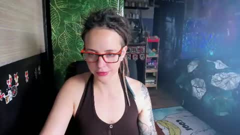 Snapshot of lisafoxy_y chatting on 07-14-26, 07:13 Lisa online show from 07-14-26, 07:13