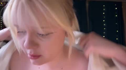 -Lisa- Help me to reach 100 thumbs up3 online show from 03-22-26, 08:23