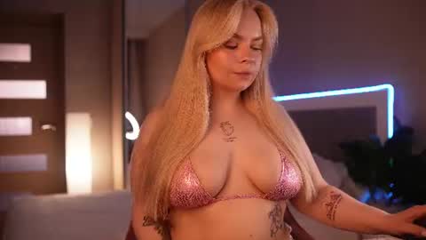 Lisa online show from 06-18-26, 07:19