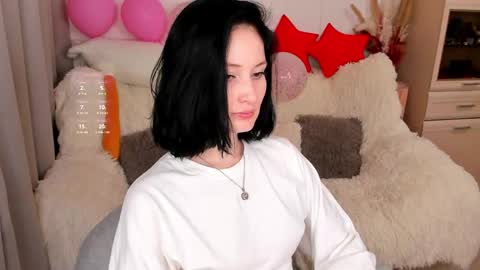 Snapshot of lisamooore chatting on 04-19-26, 06:10 Lisa Moore online show from 04-19-26, 06:10