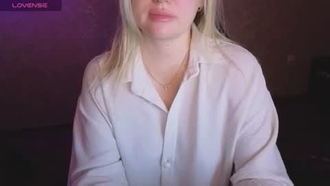 Snapshot of lisenok26 chatting on 06-24-26, 12:42 Anna online show from 06-24-26, 12:42
