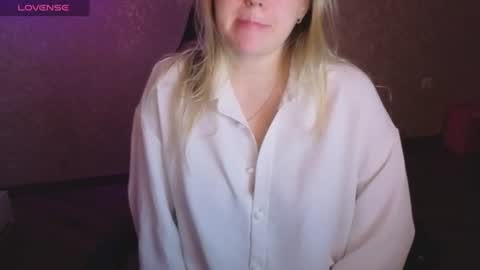 Snapshot of lisenok26 chatting on 07-18-26, 12:04 Anna online show from 07-18-26, 12:04