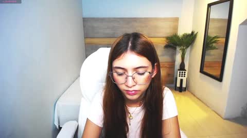 Snapshot of liseth_fox chatting on 02-20-25, 08:58 Liseth Fox online show from 02-20-25, 08:58