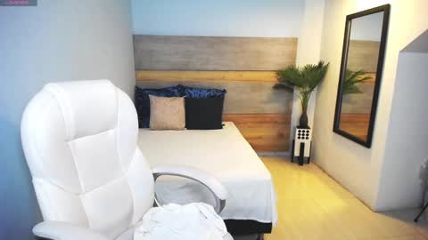 Snapshot of liseth_fox chatting on 02-25-25, 11:11 Liseth Fox online show from 02-25-25, 11:11