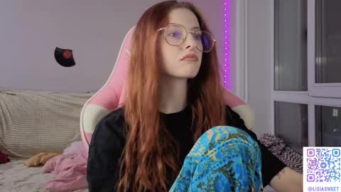 Snapshot of lisiasweet chatting on 12-21-25, 03:08 Lika online show from 12-21-25, 03:08