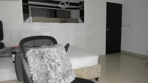 Lissa online show from 11-13-25, 03:38