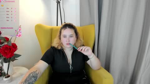 Lissa online show from 11-26-25, 10:27